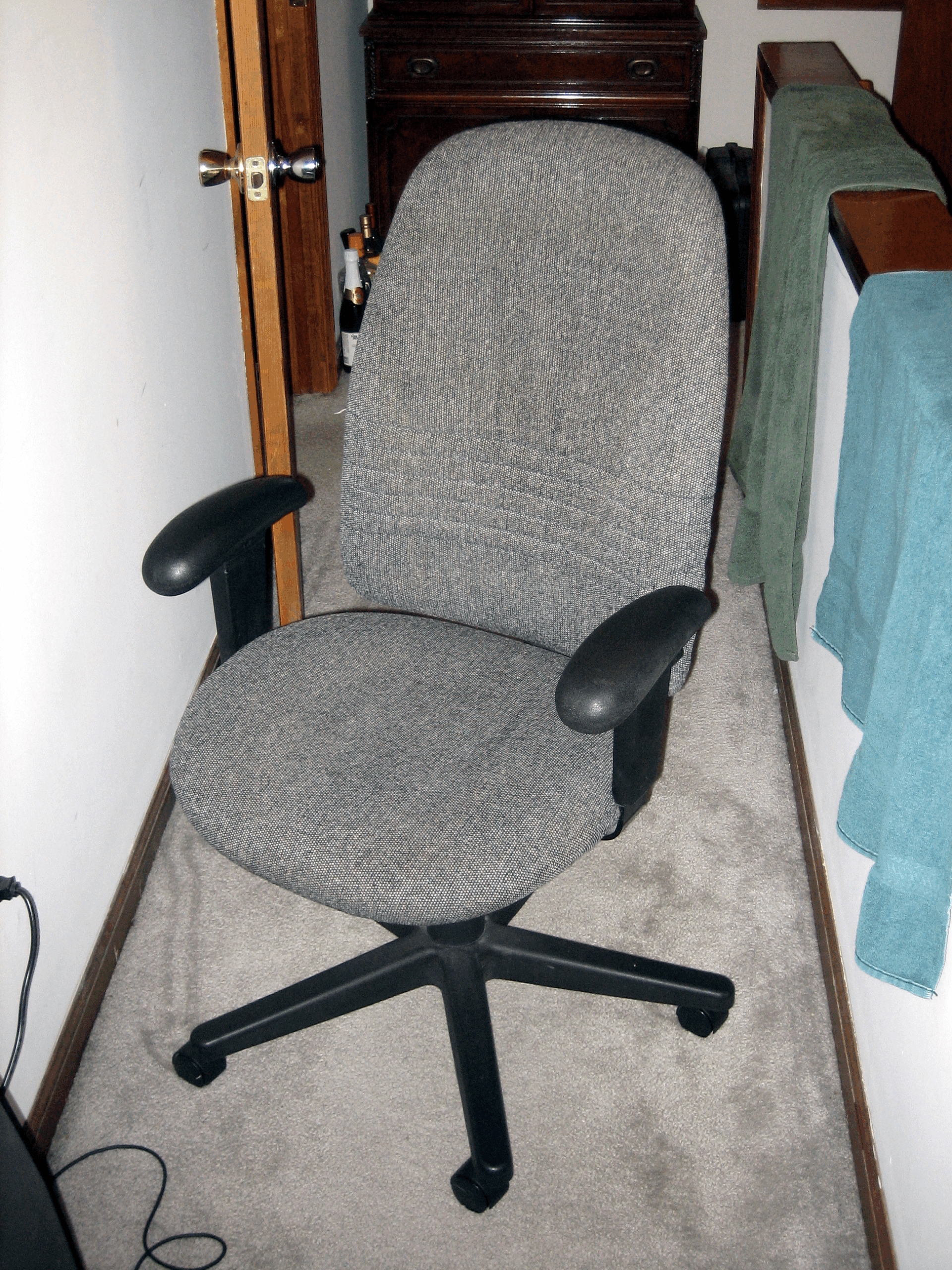 rolling office chair